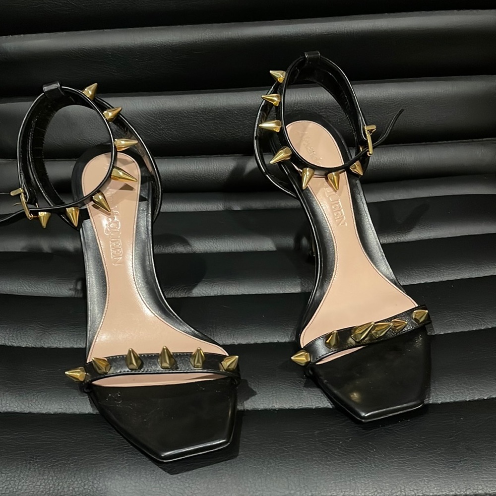 Alexander McQueen Sz 39. Punk Stud Ankle Strap.